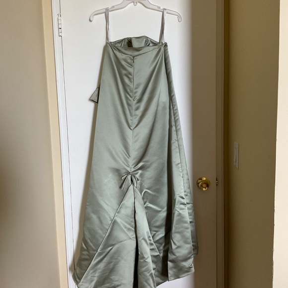 Two-Piece Formal Wear - Picture 5 of 6